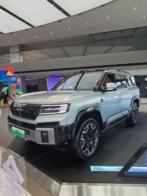 重庆230比亚迪方程豹硬派越野的爆款，英菲尼迪35周年与你共成长